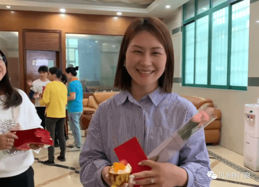 贝洛特体系门窗发放三八妇女节节日福利